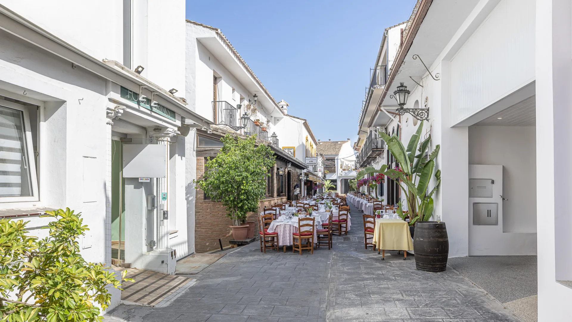 Adosado en venta con 5 dormitorios en Benahavis