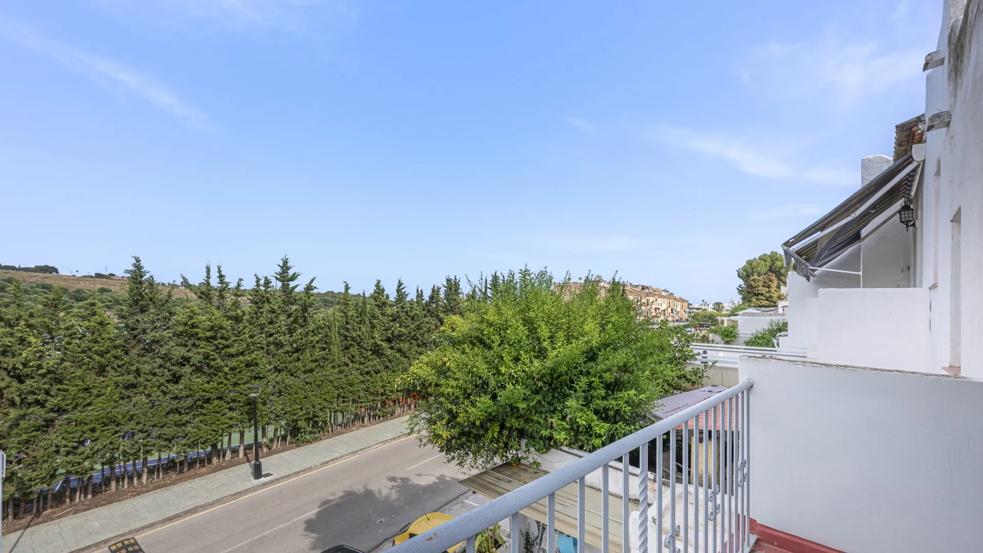 Town house for sale in Estepona