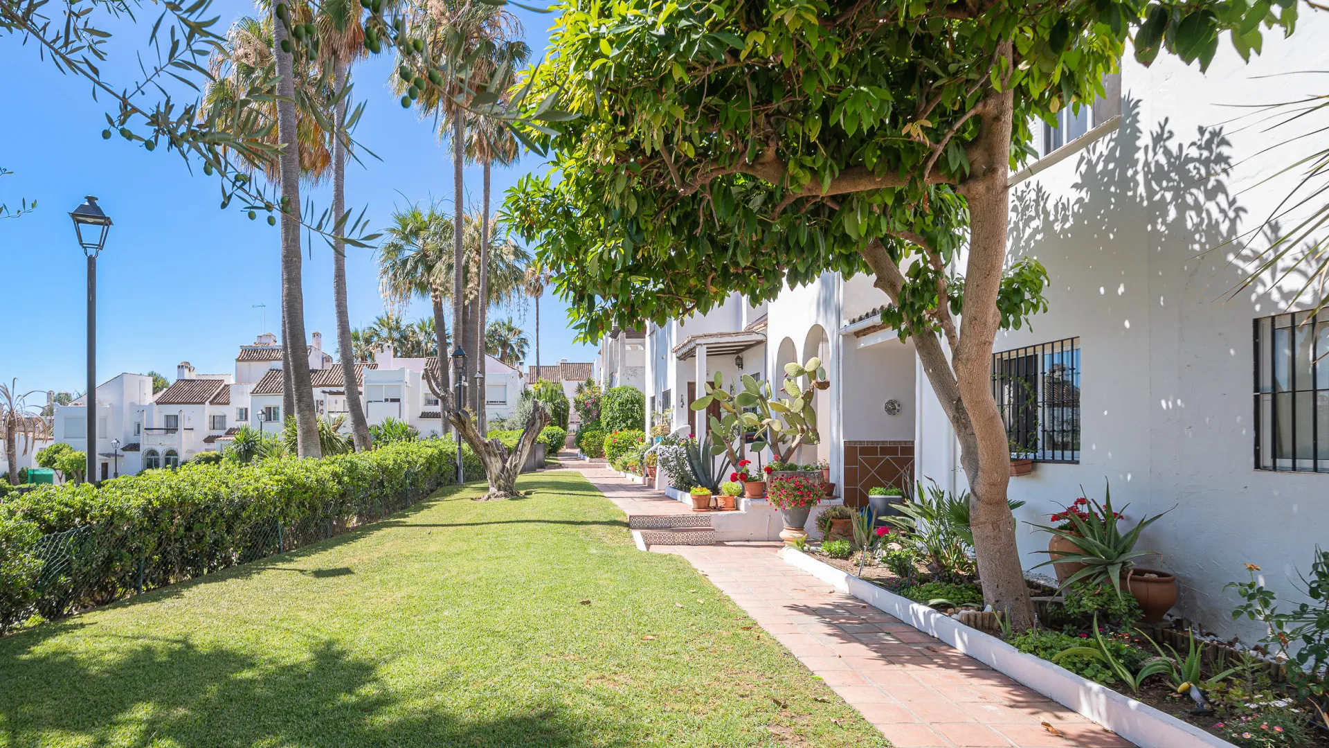 Town house for sale in Estepona