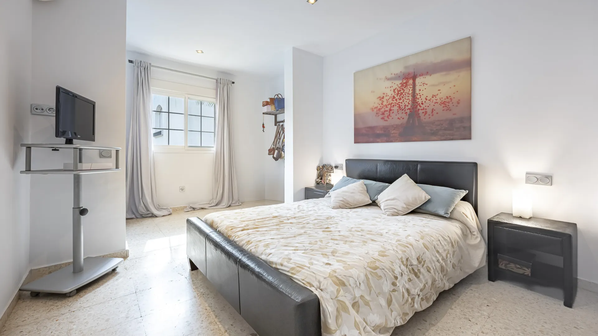 Town house for sale in Estepona