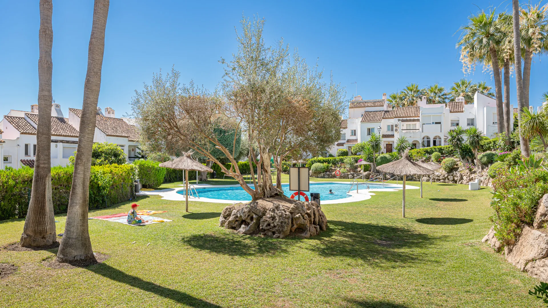 Town house for sale in Estepona