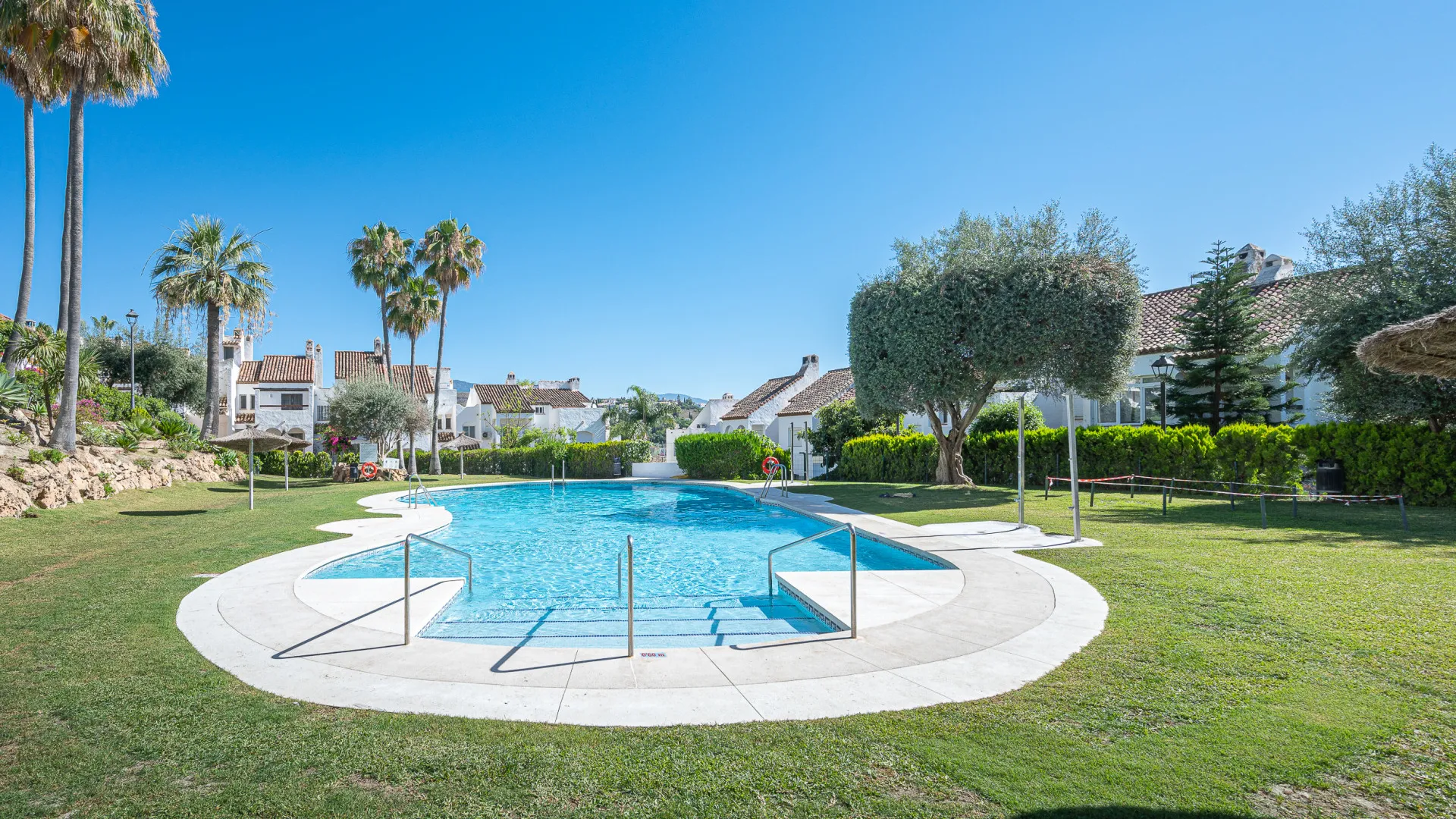 Town house for sale in Estepona