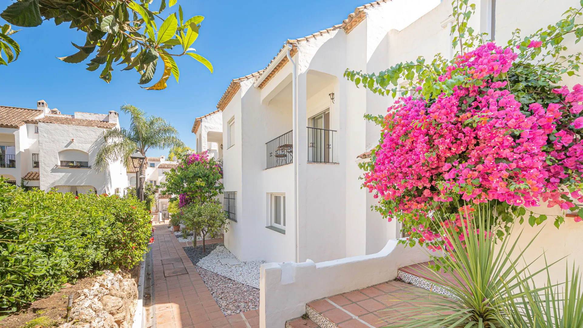 Town house for sale in Estepona