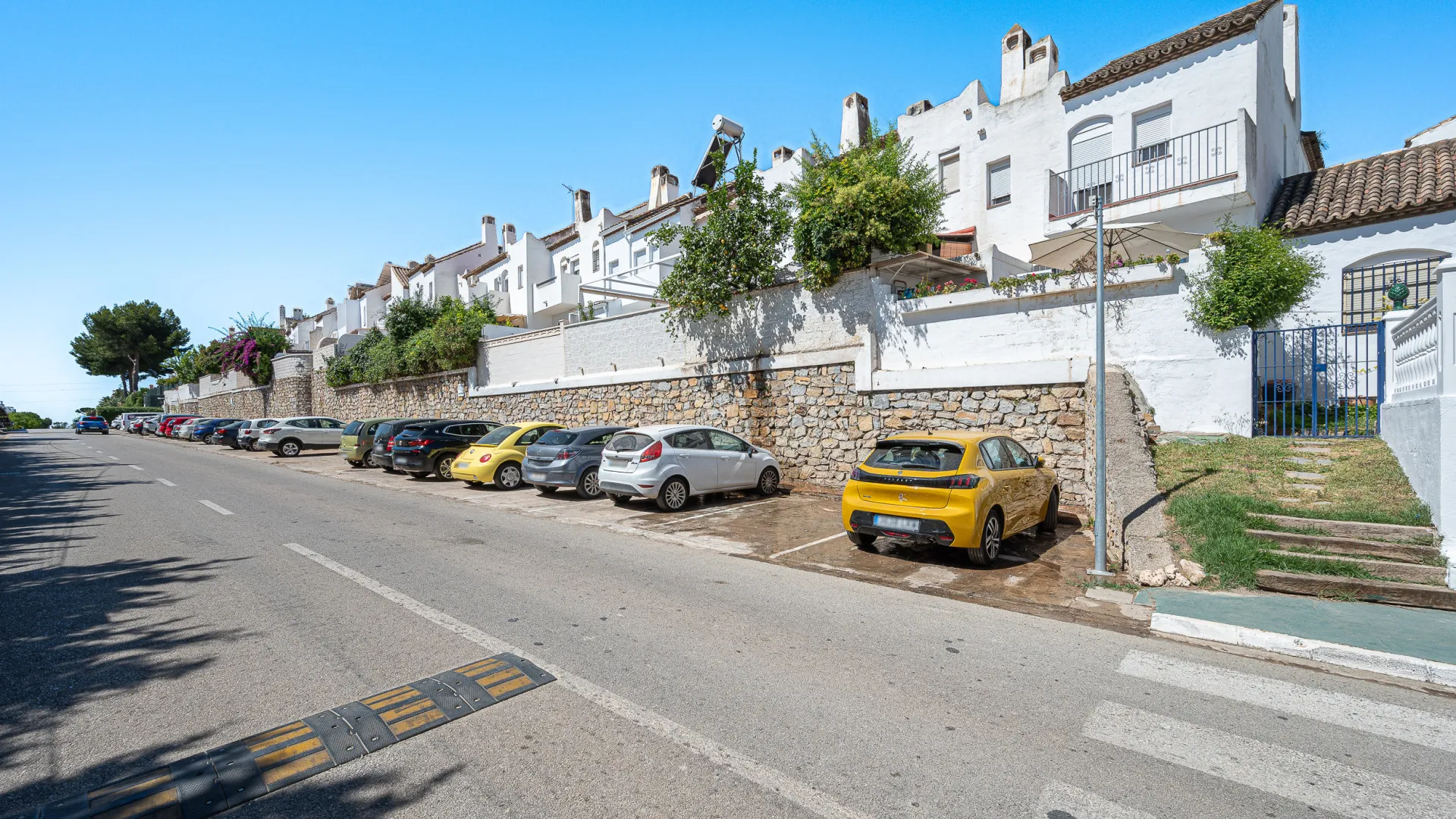 Town house for sale in Estepona