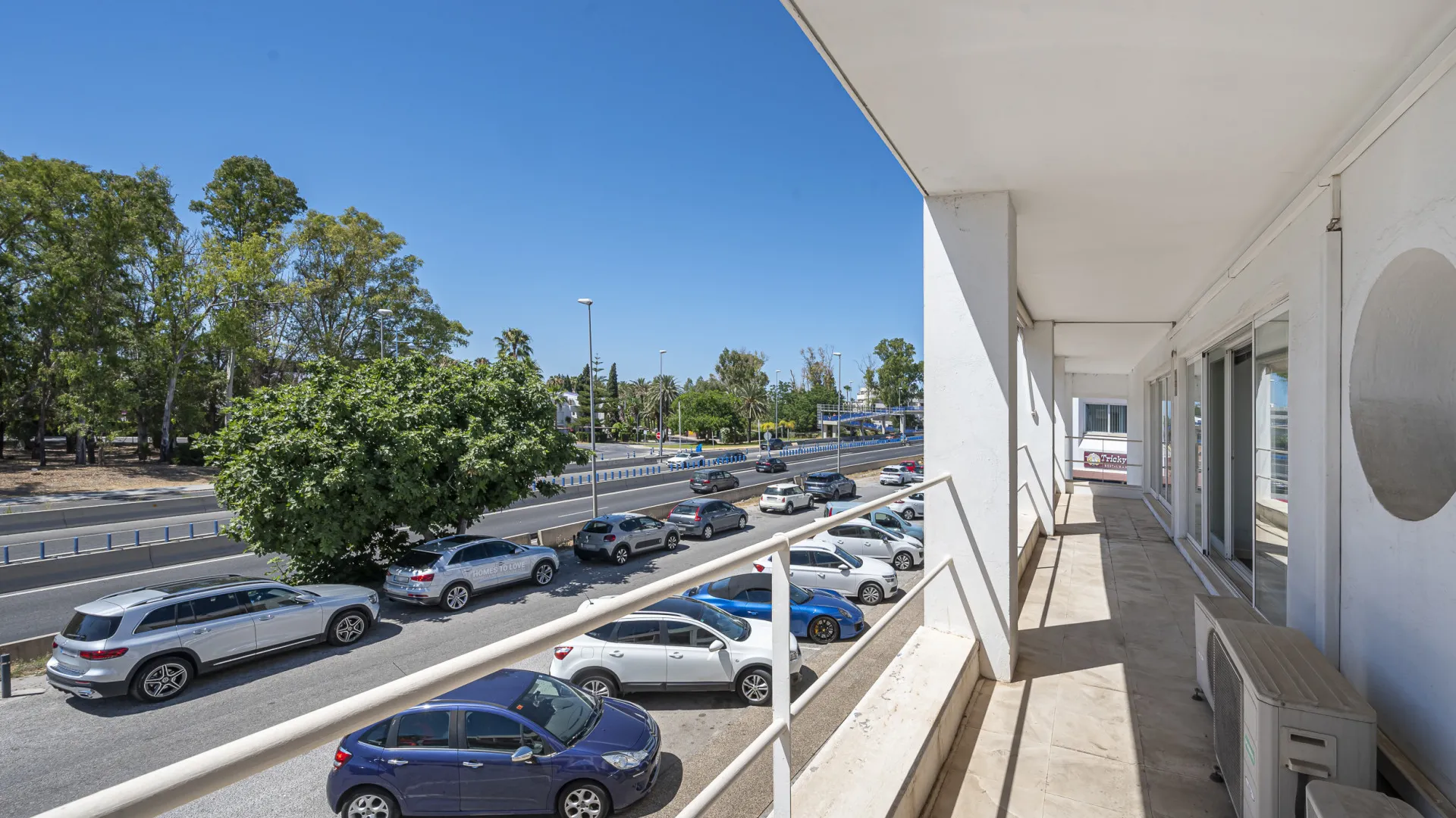 Se vende negocio en Guadalmina Alta