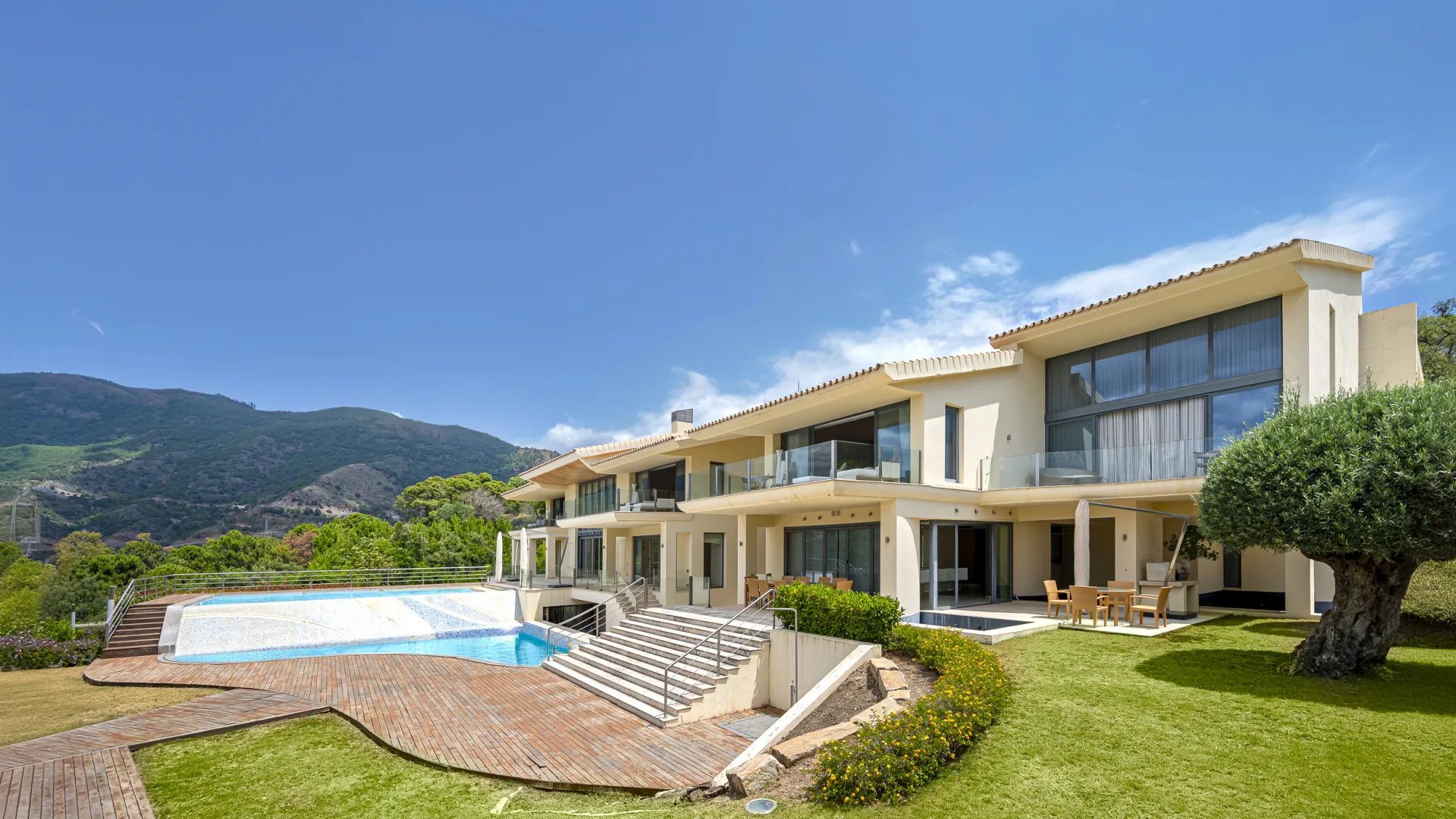 Villa with 10 bedrooms for sale in La Zagaleta