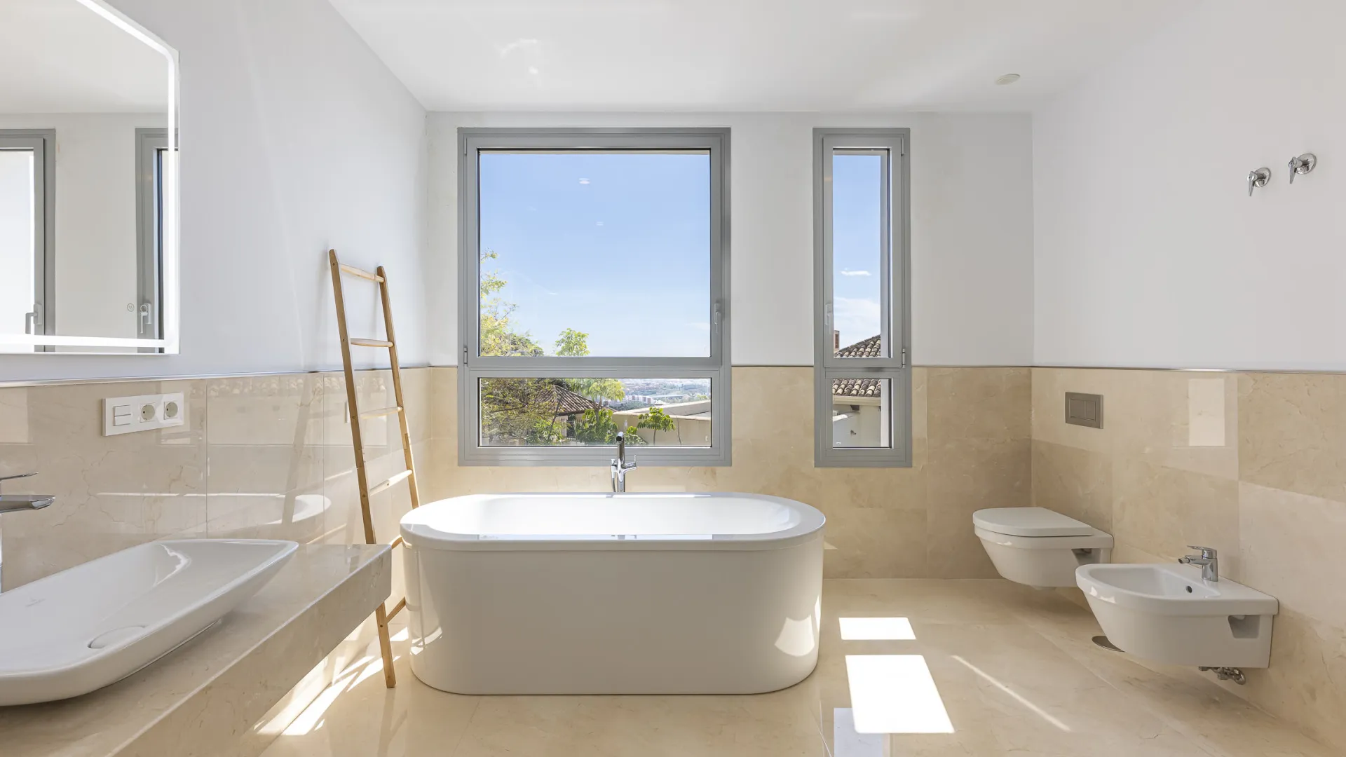 Los Arqueros 6 bedrooms villa for sale