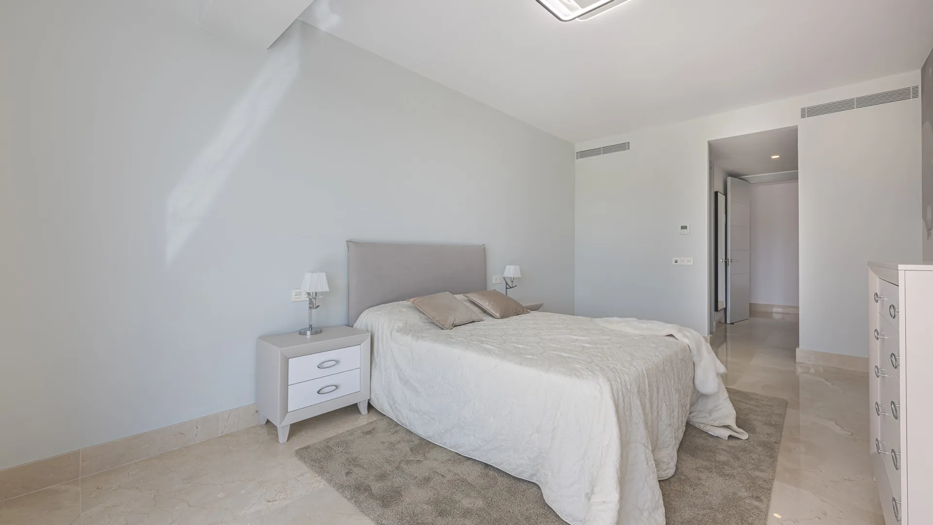 Los Arqueros 6 bedrooms villa for sale