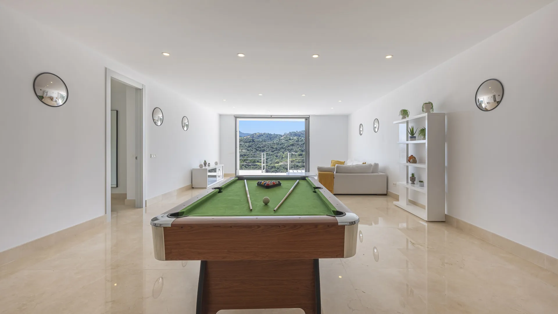 Los Arqueros 6 bedrooms villa for sale