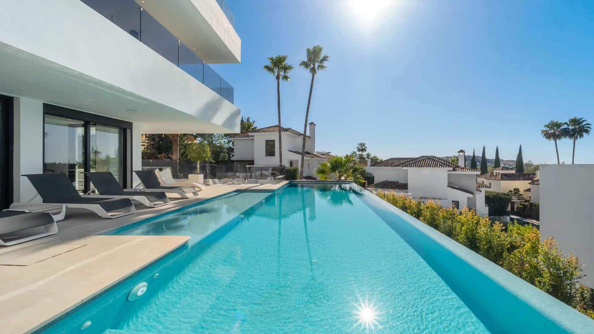 5 bedrooms villa in Andalucia Alta for sale