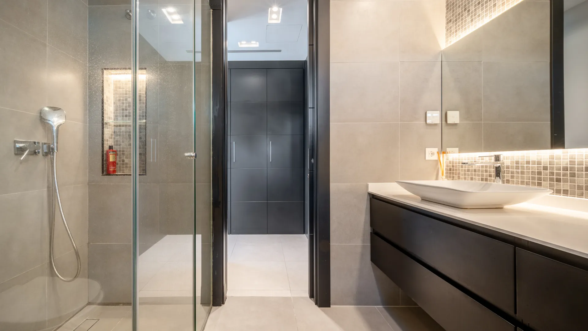 5 bedrooms villa in Andalucia Alta for sale