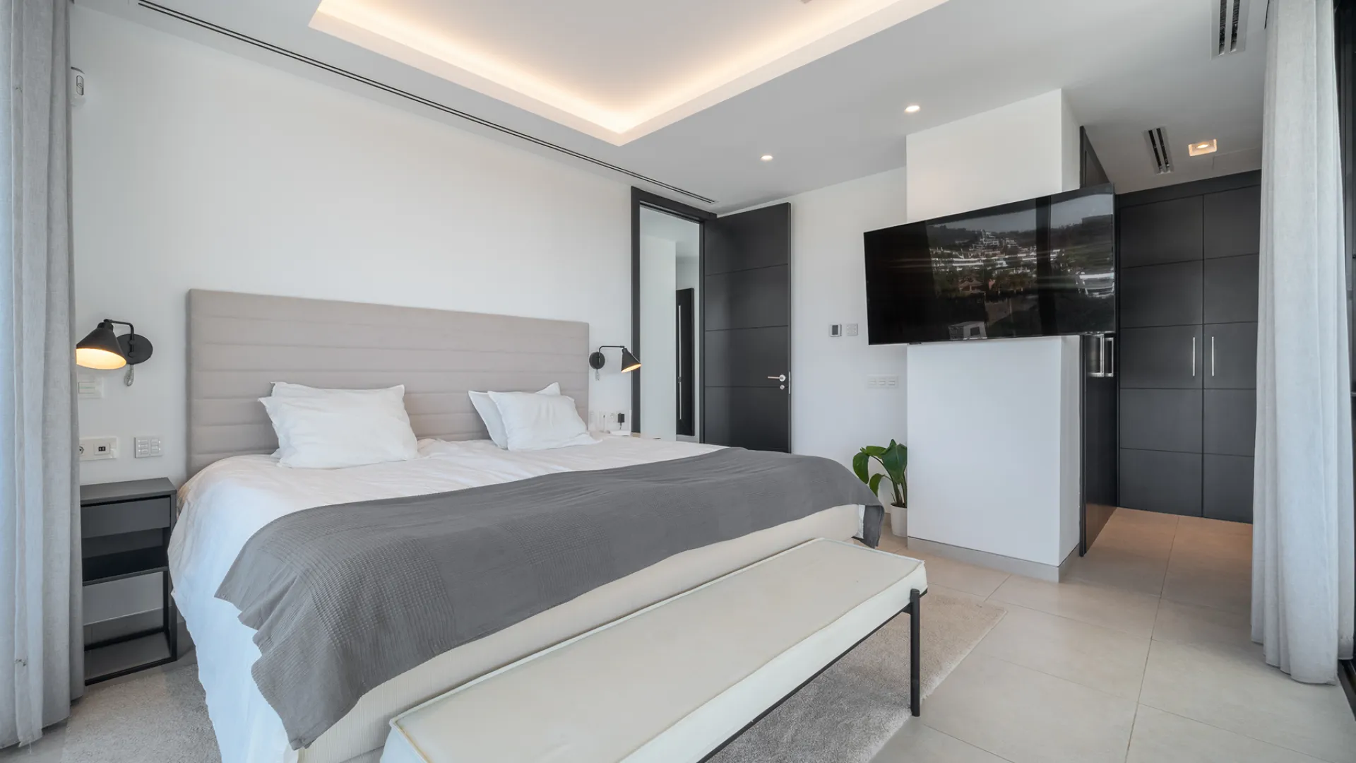 5 bedrooms villa in Andalucia Alta for sale