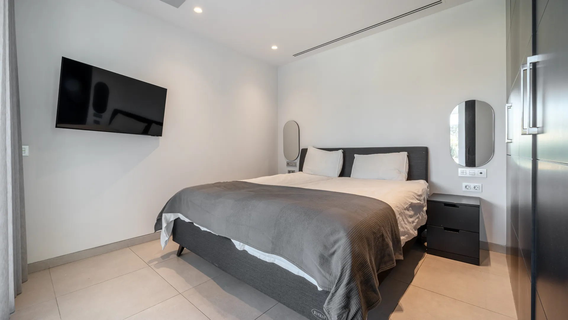 5 bedrooms villa in Andalucia Alta for sale