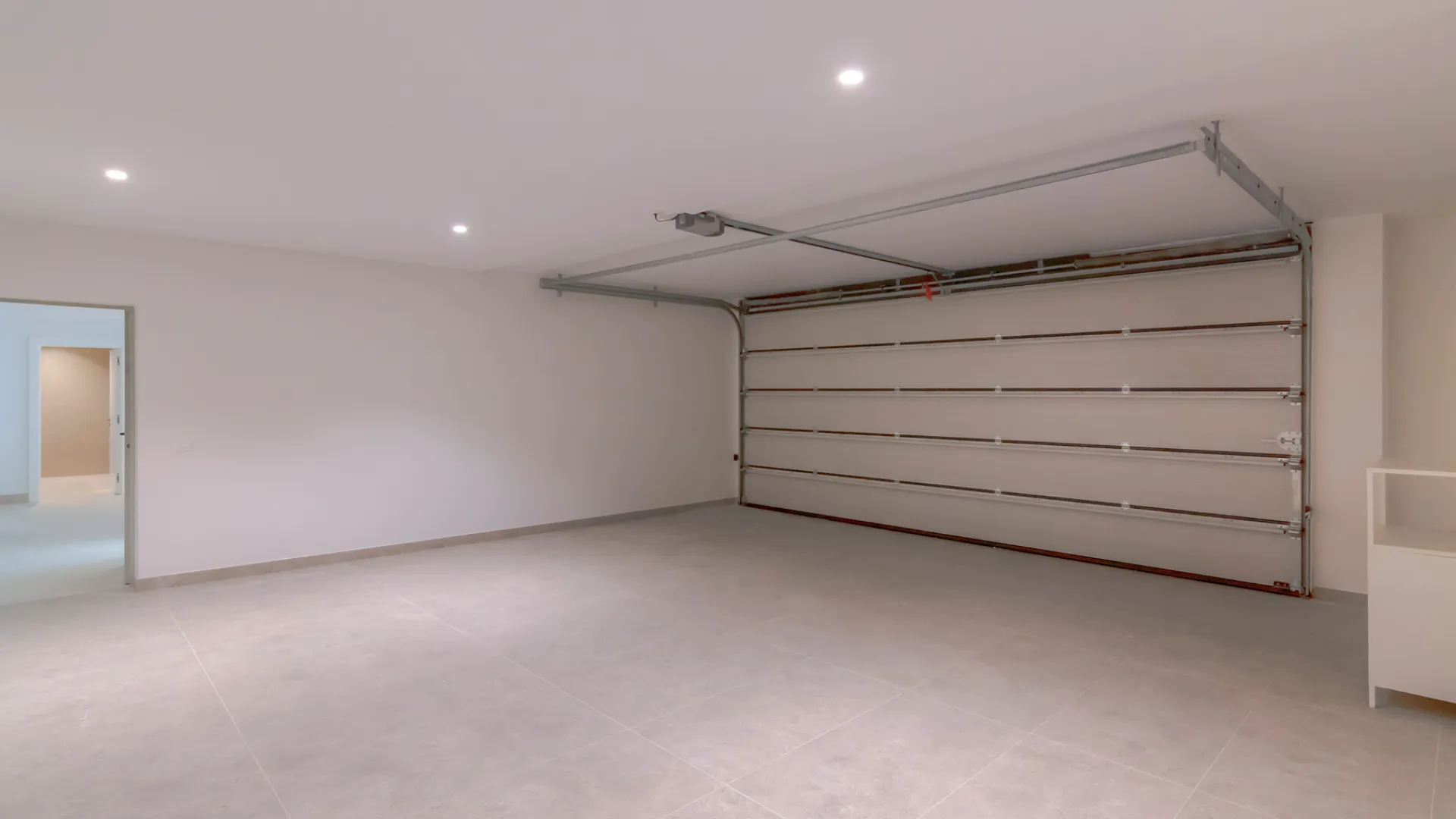 For sale 5 bedrooms villa in Kings & Queens