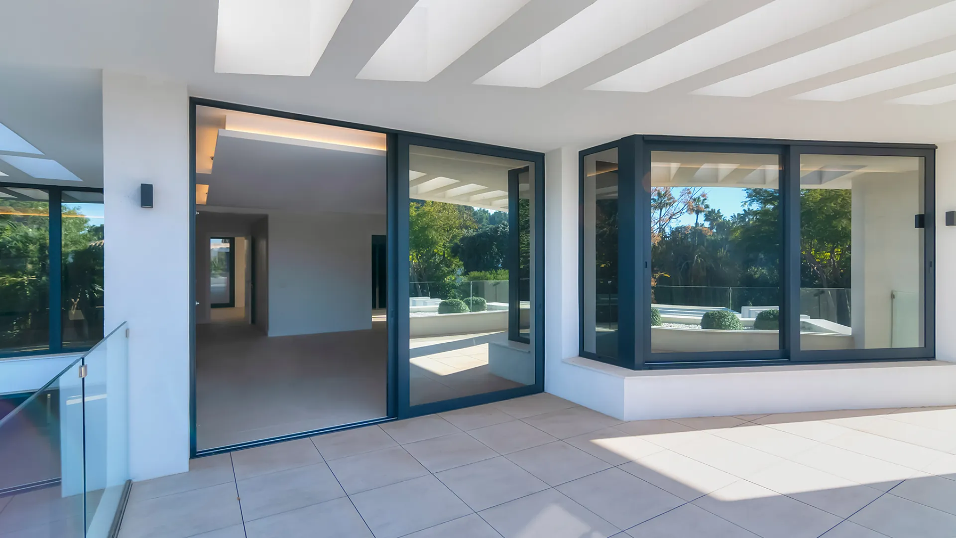 For sale 5 bedrooms villa in Kings & Queens