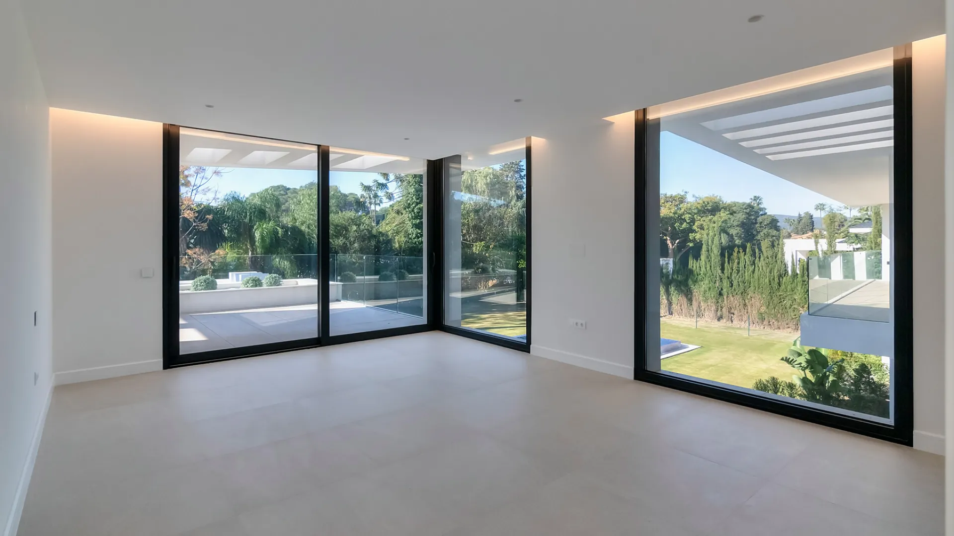 For sale 5 bedrooms villa in Kings & Queens