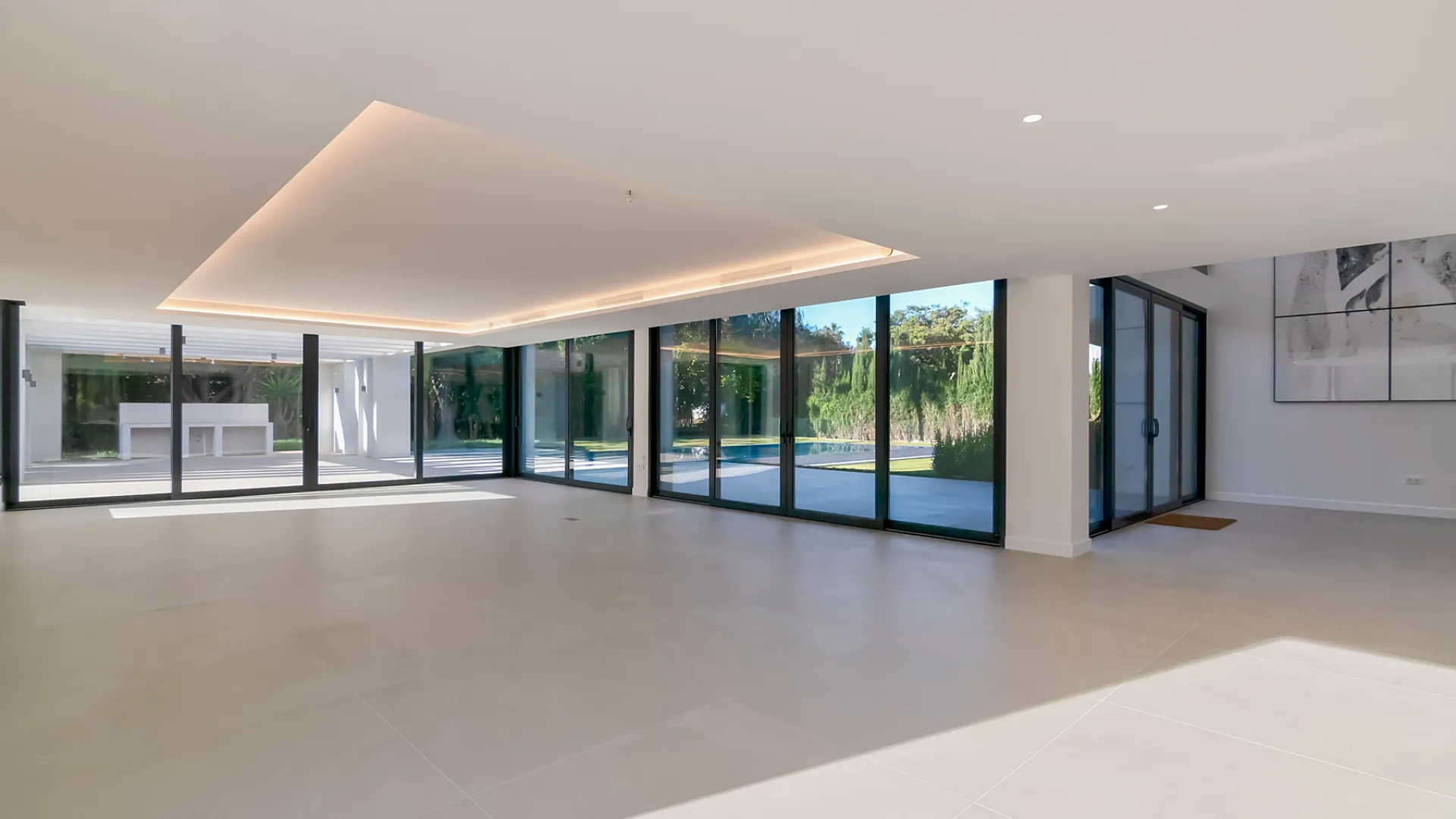 For sale 5 bedrooms villa in Kings & Queens