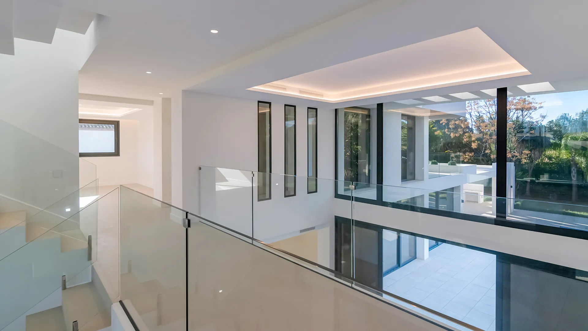 For sale 5 bedrooms villa in Kings & Queens