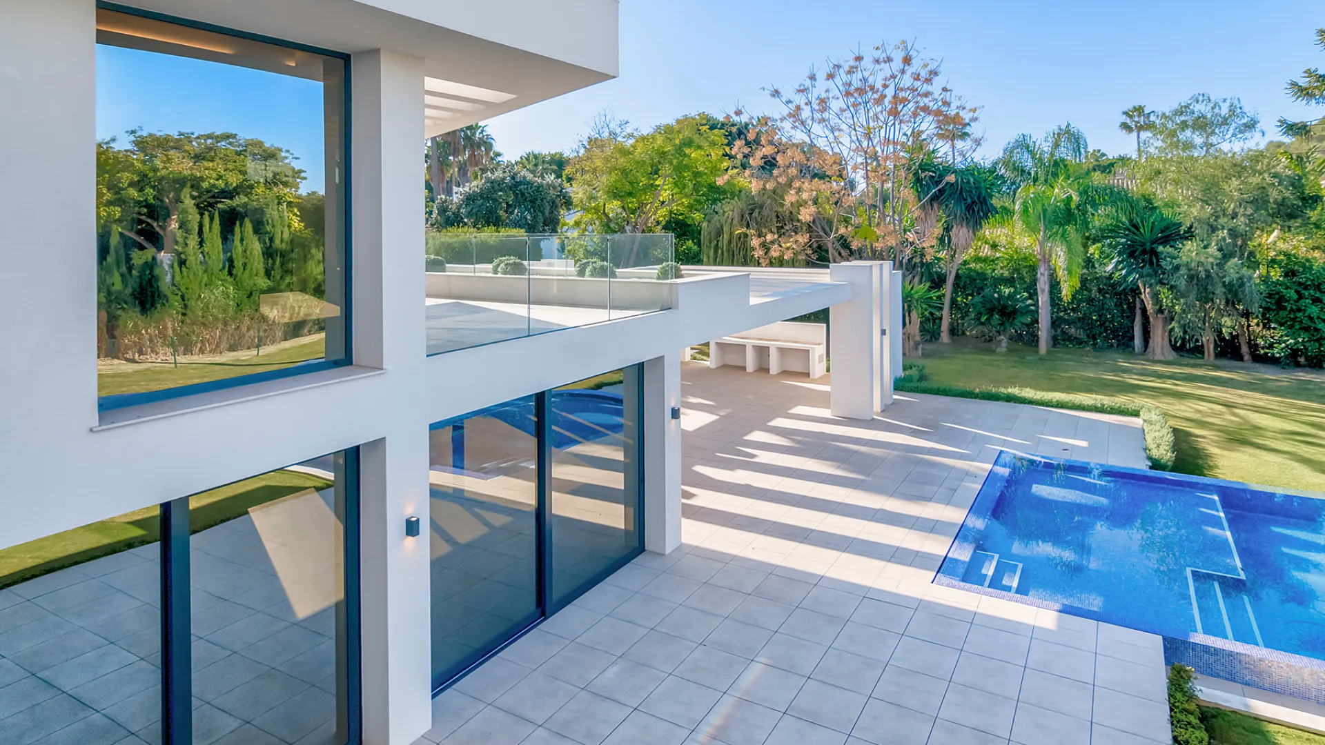 For sale 5 bedrooms villa in Kings & Queens