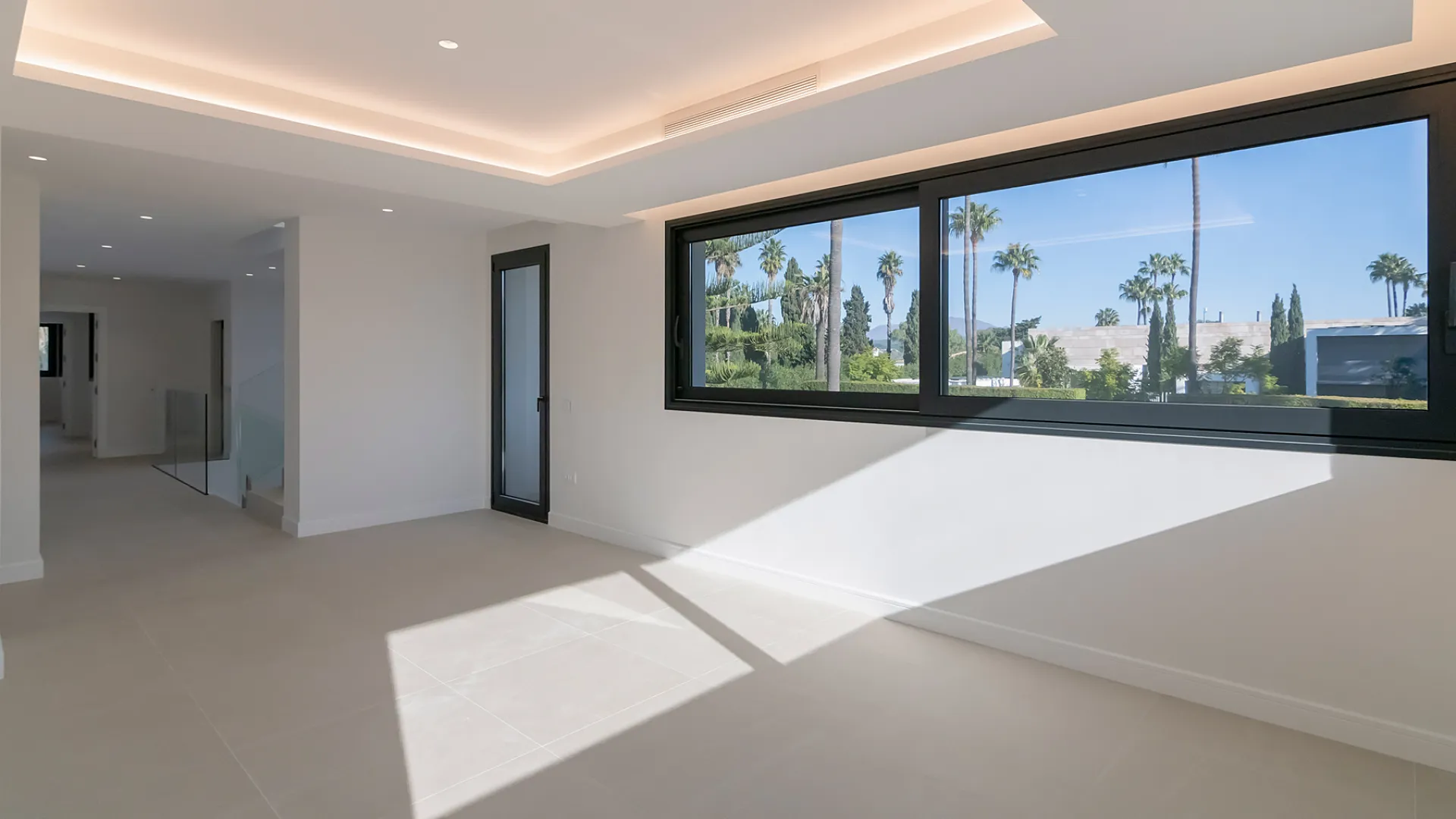 For sale 5 bedrooms villa in Kings & Queens