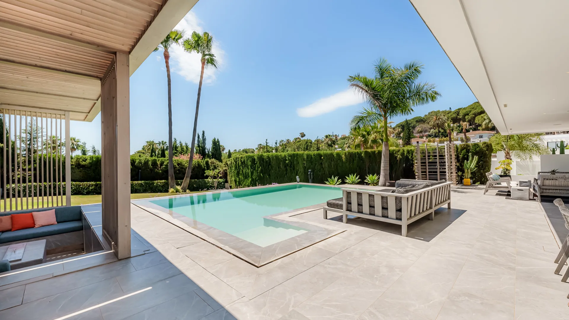 Las Brisas villa for sale