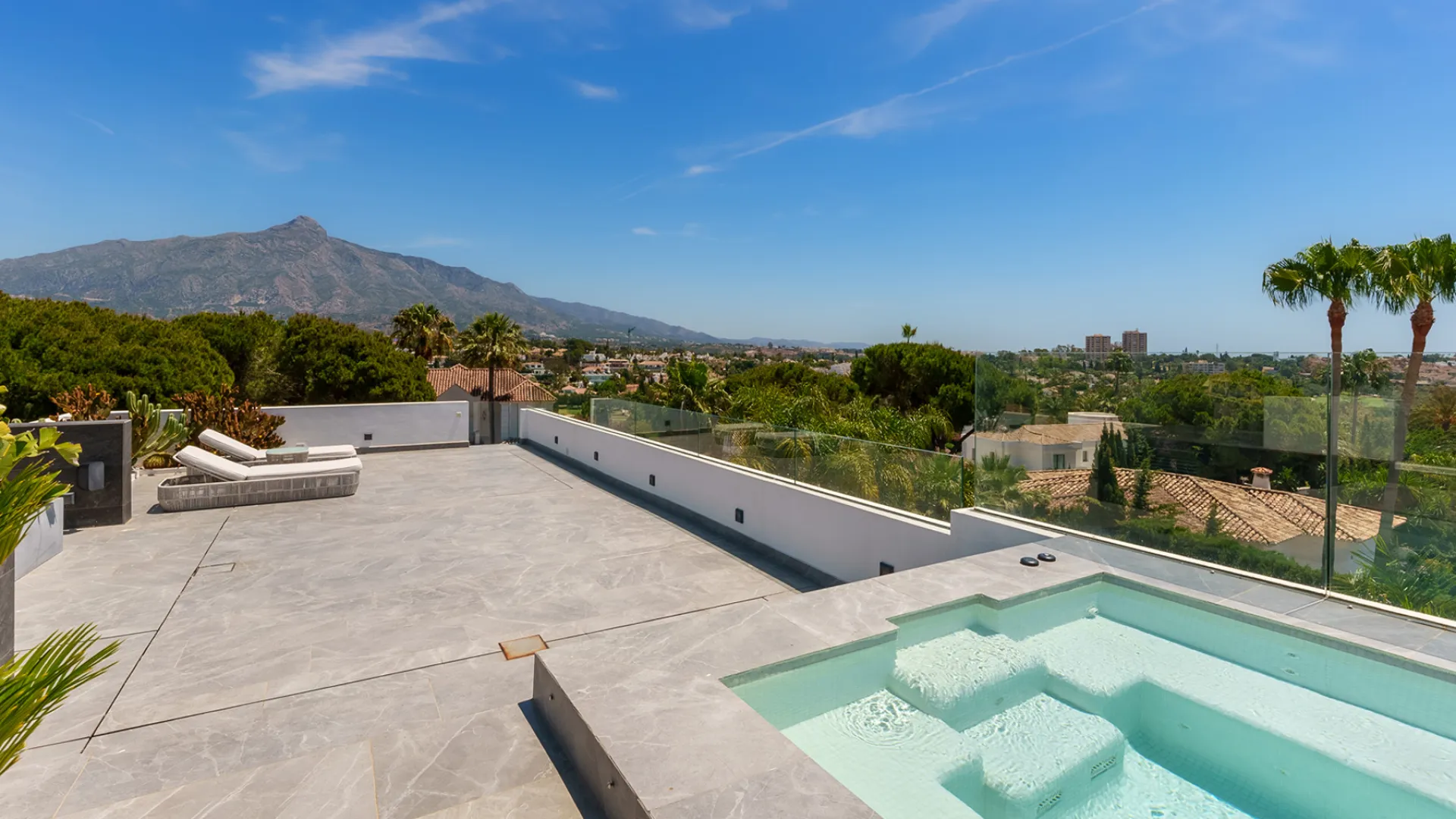 Las Brisas villa for sale