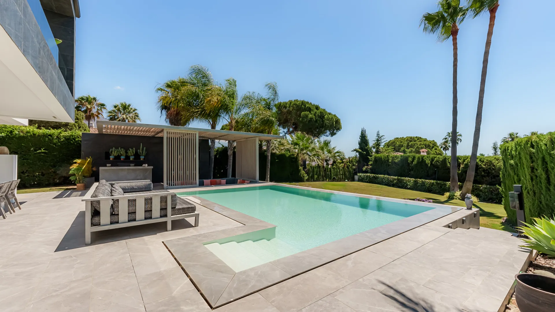 Las Brisas villa for sale