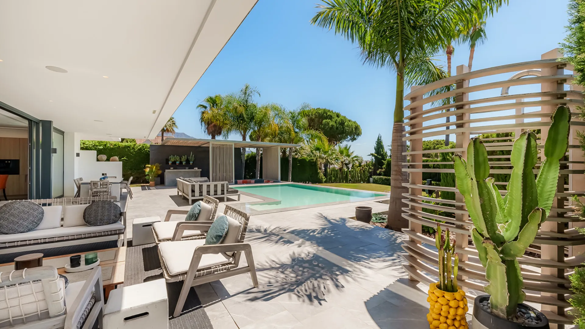 Las Brisas villa for sale