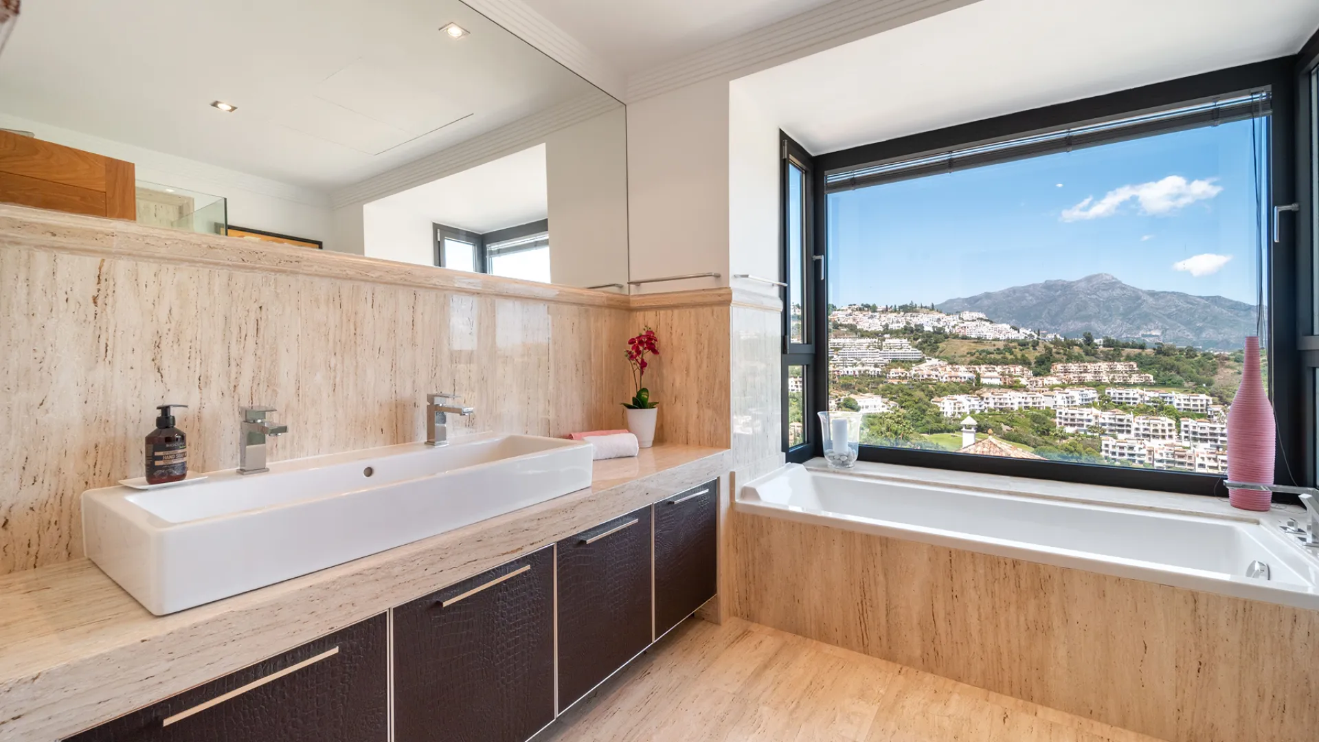 Los Arqueros, villa con 4 dormitorios en venta