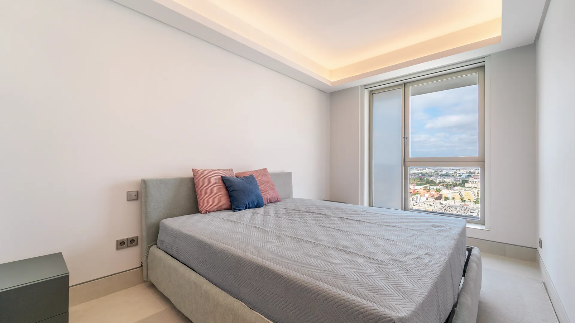 For sale apartment with 4 bedrooms in Parque Mediterráneo - Santa Paula