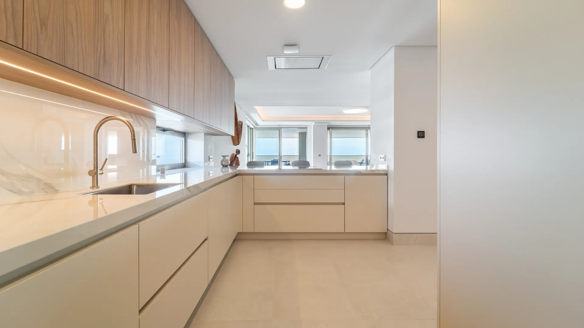 For sale apartment with 4 bedrooms in Parque Mediterráneo - Santa Paula