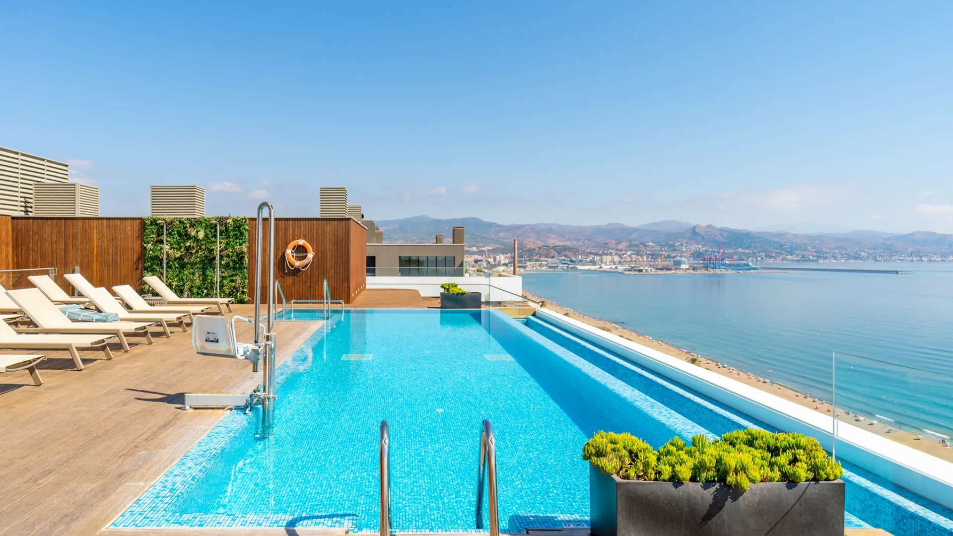 For sale apartment with 4 bedrooms in Parque Mediterráneo - Santa Paula