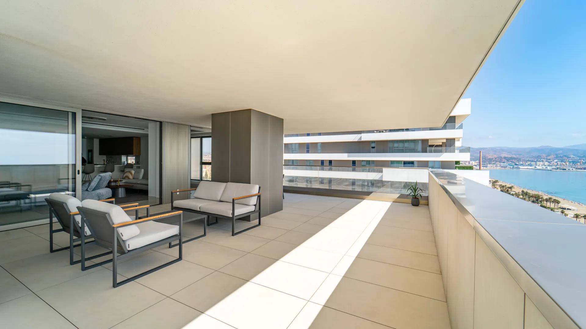 For sale apartment with 4 bedrooms in Parque Mediterráneo - Santa Paula