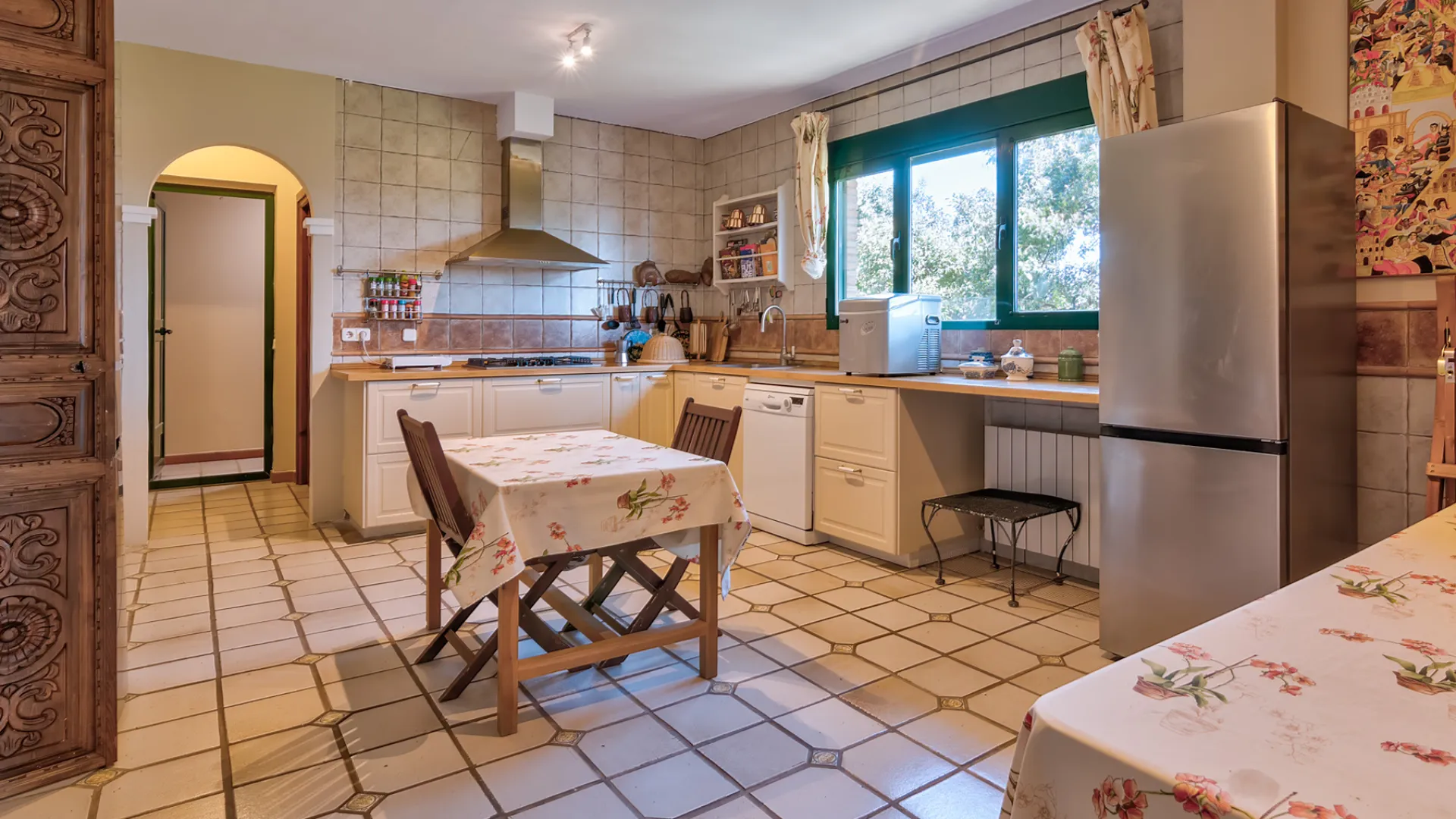 Comprar villa en Zona B con 5 dormitorios