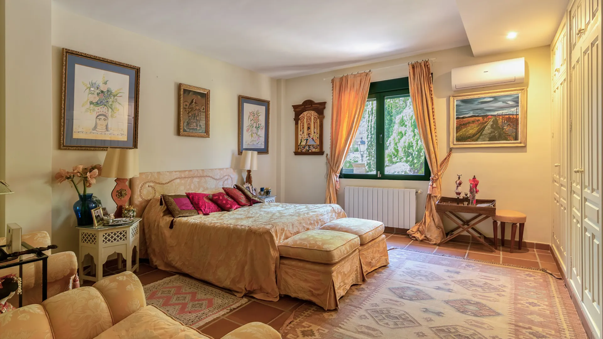 Comprar villa en Zona B con 5 dormitorios
