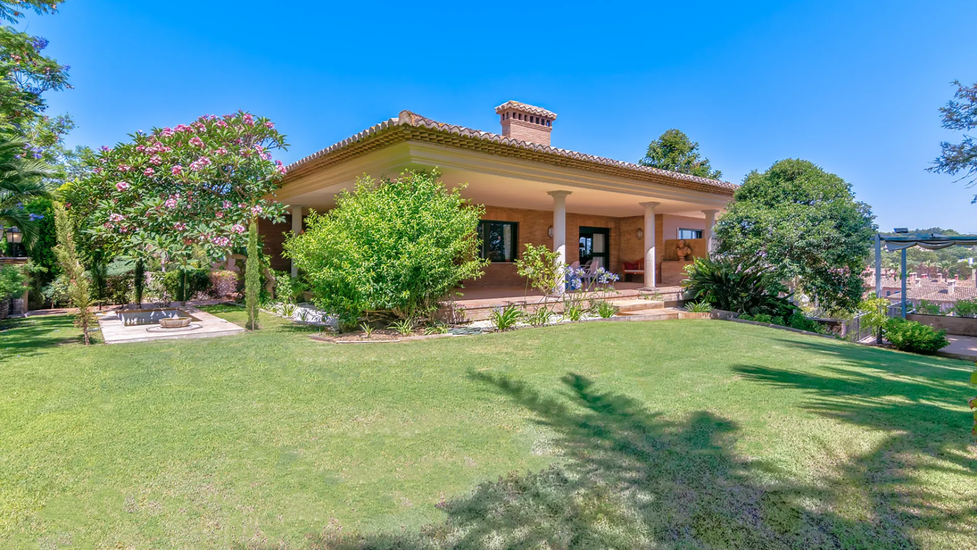 Comprar villa en Zona B con 5 dormitorios