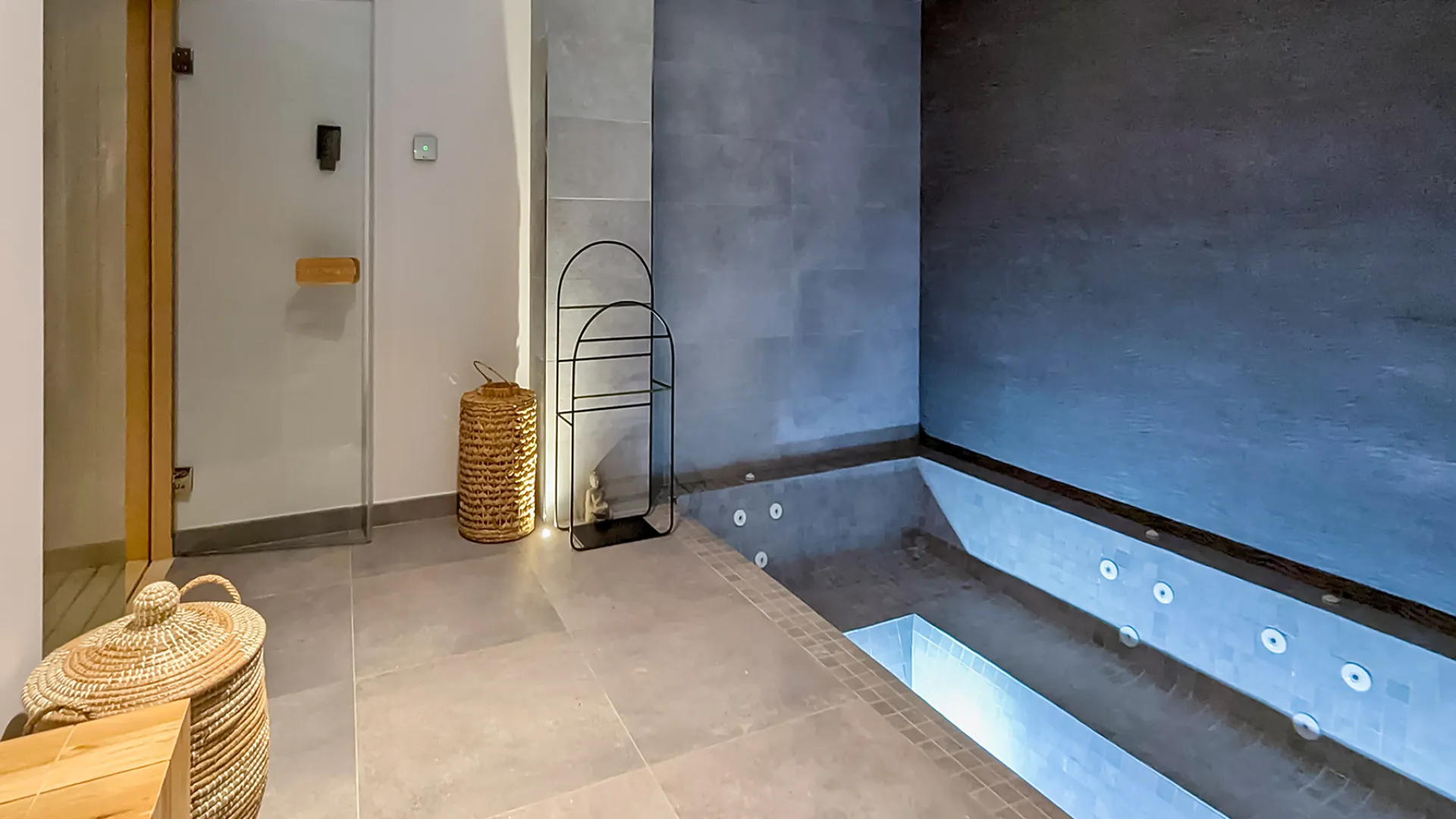 Villa with 6 bedrooms for sale in Valderrama Golf