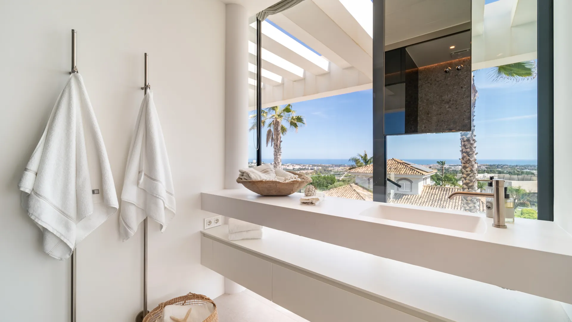 El Herrojo villa for sale