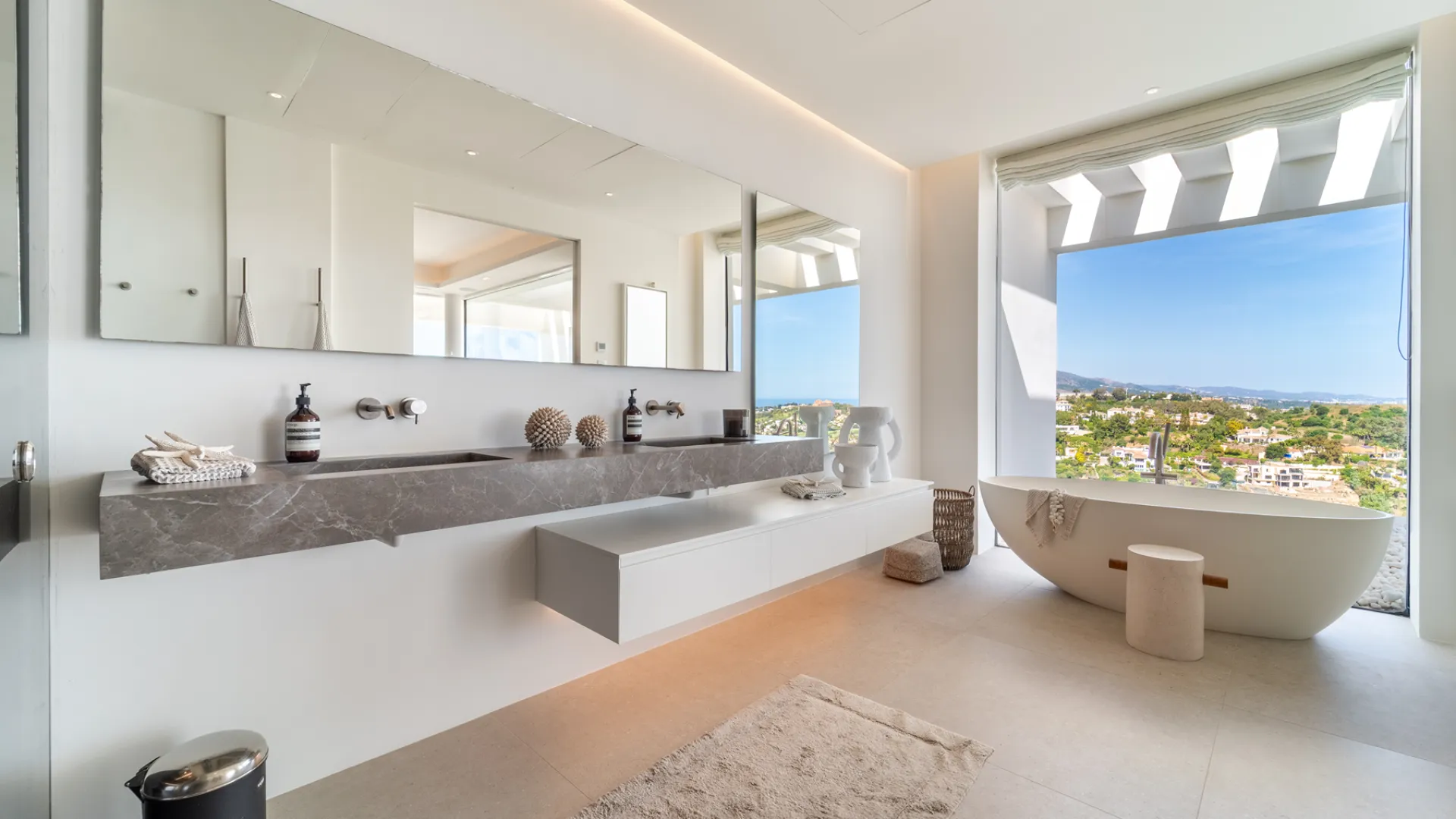 El Herrojo villa for sale
