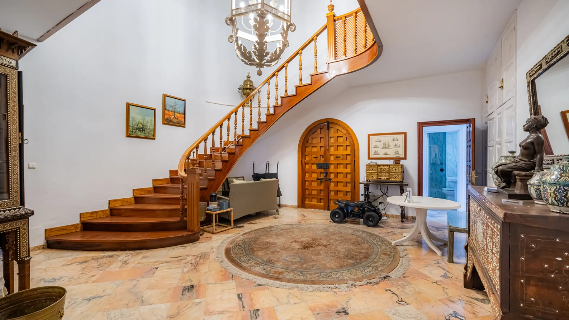 For sale Cascada de Camojan villa with 8 bedrooms