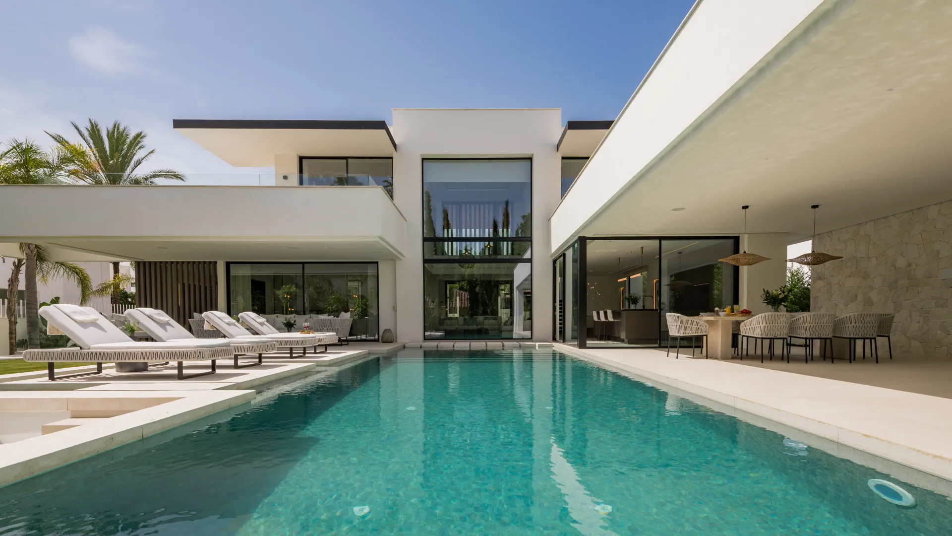 Nueva Andalucia villa for sale