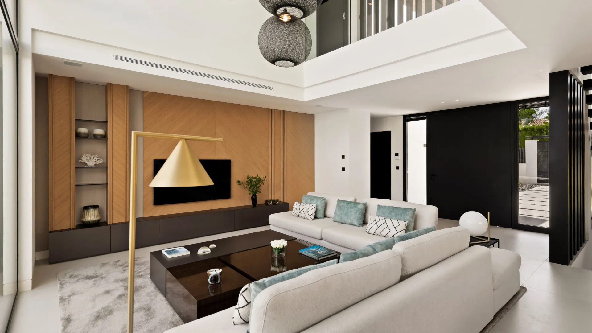 Nueva Andalucia villa for sale