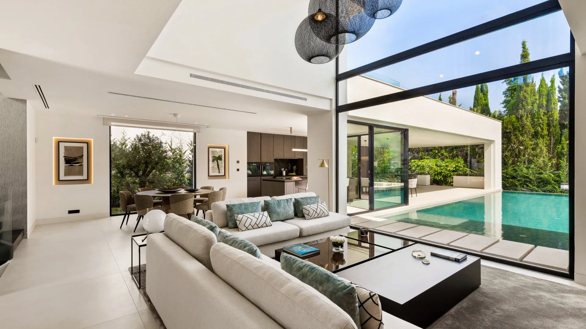 Nueva Andalucia villa for sale