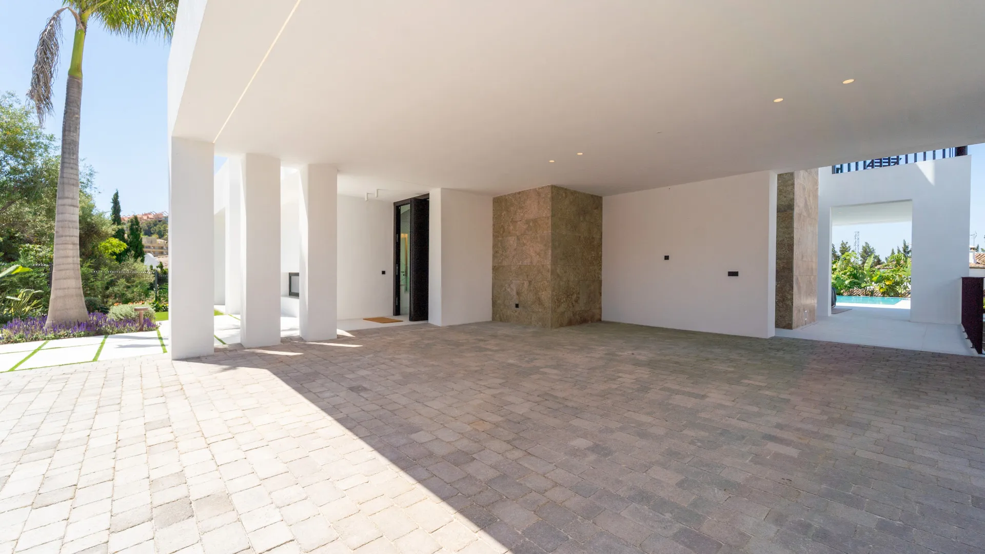 For sale villa with 5 bedrooms in Los Naranjos Golf