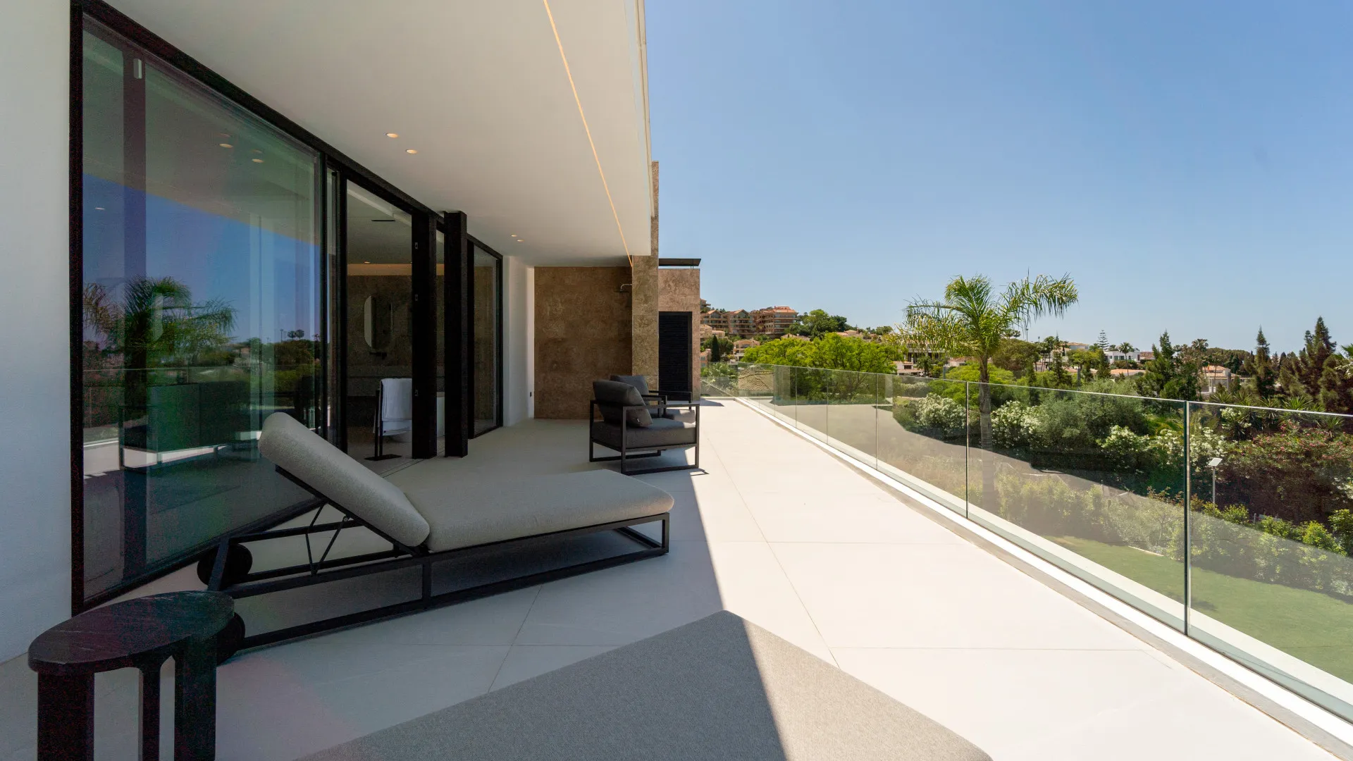 For sale villa with 5 bedrooms in Los Naranjos Golf