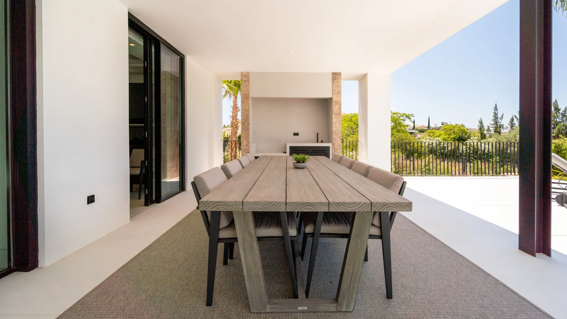 For sale villa with 5 bedrooms in Los Naranjos Golf