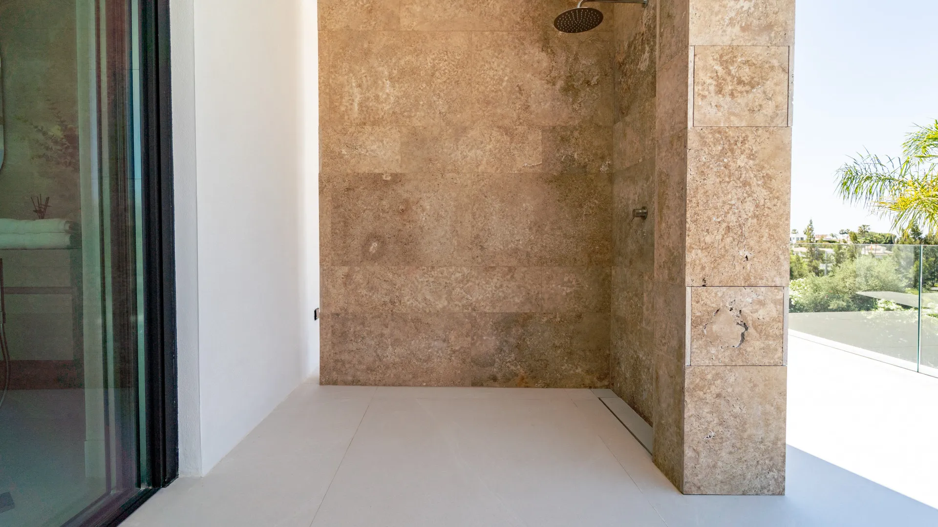 For sale villa with 5 bedrooms in Los Naranjos Golf