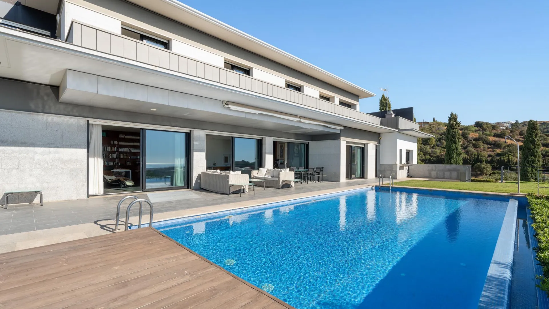 Los Altos de los Monteros, villa a la venta