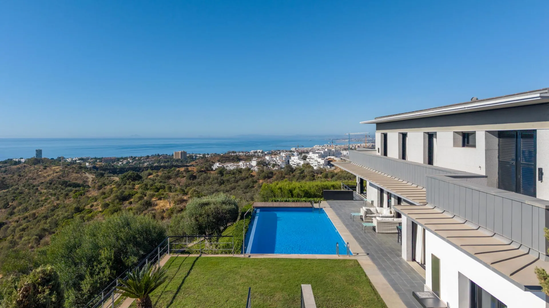 Los Altos de los Monteros, villa a la venta