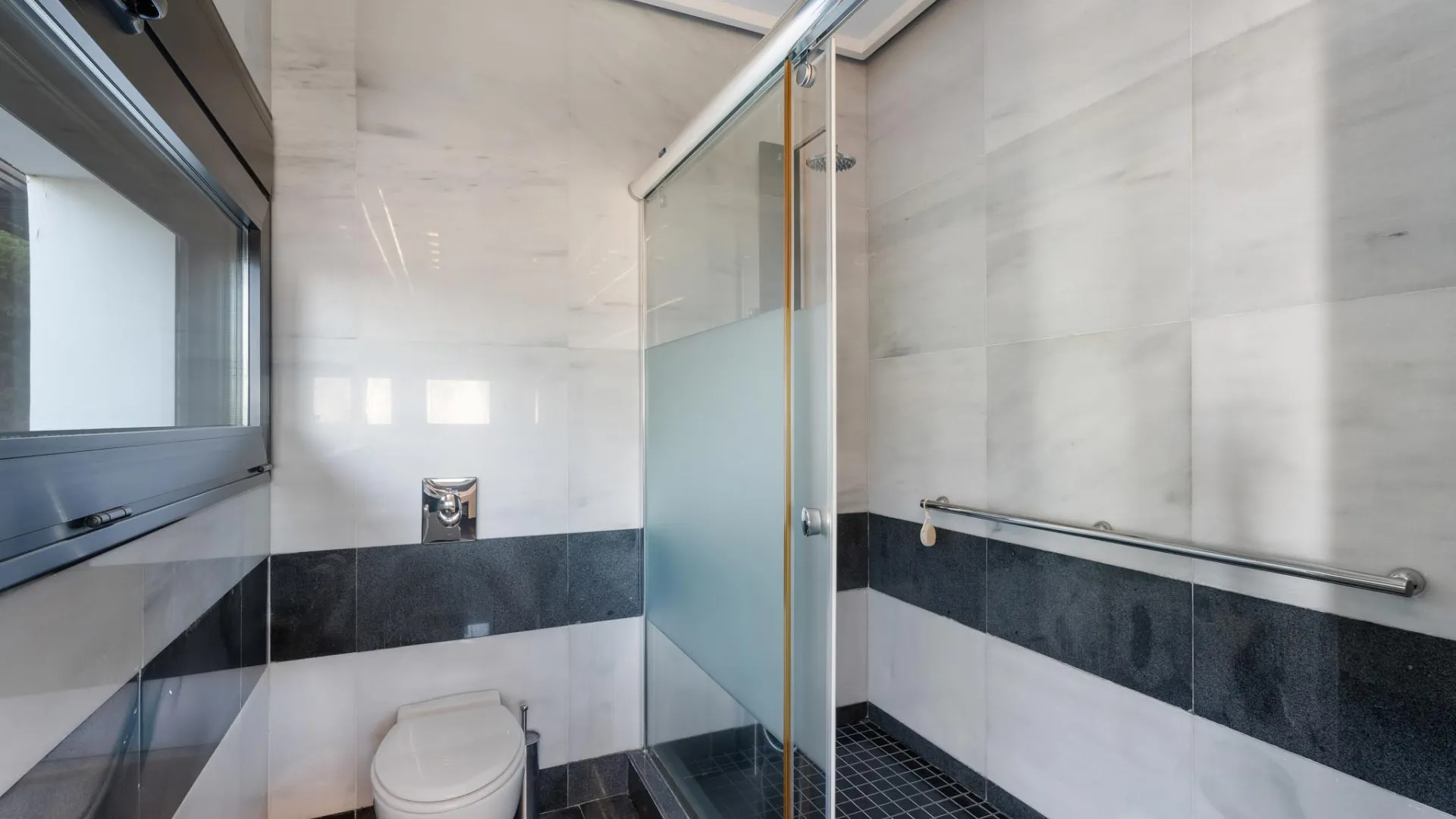 Los Altos de los Monteros, villa a la venta